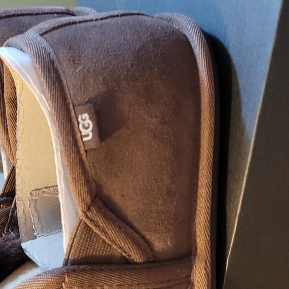 UGG LEISURE SLIP-ON - Picture 4 of 8